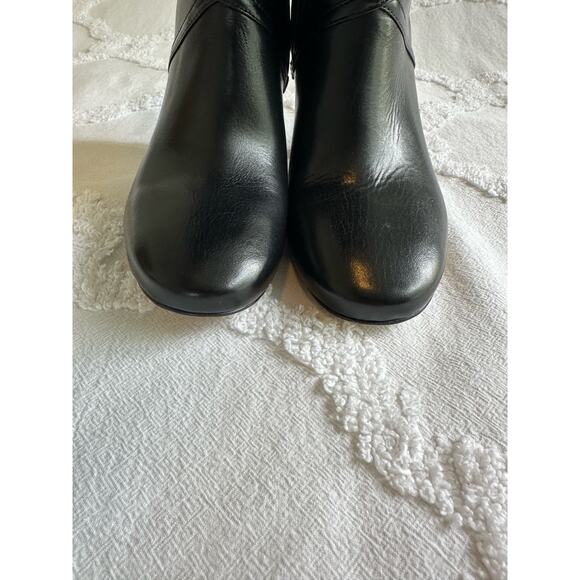 Tory Burch NWOT Pull On Knee High Black Leather Boots Sz. 8.5 - Picture 4 of 9